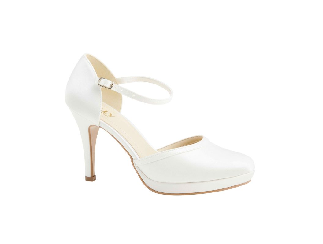 Quelle chaussure avec une combinaison pour un mariage ? Quelle chaussure avec une combinaison pour un mariage ?