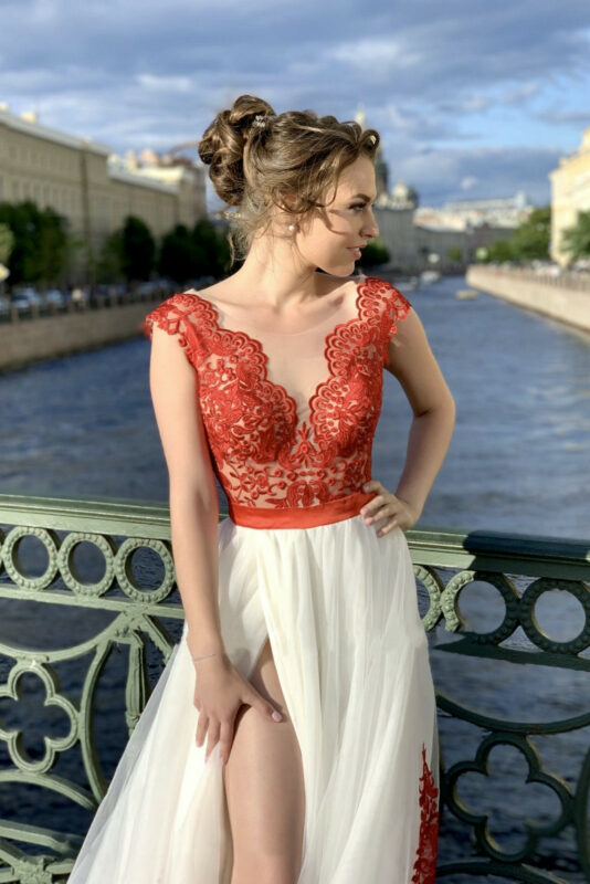 Robe de mariée rouge dentelle