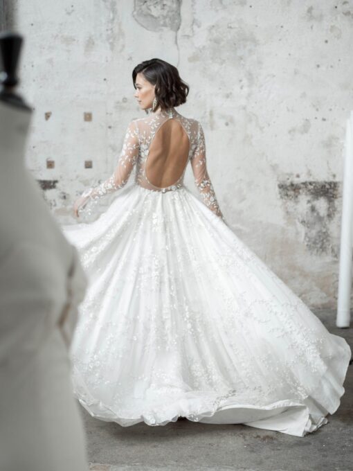 Robe De Mariée Courte Avec Traine | Soirée Blanche
