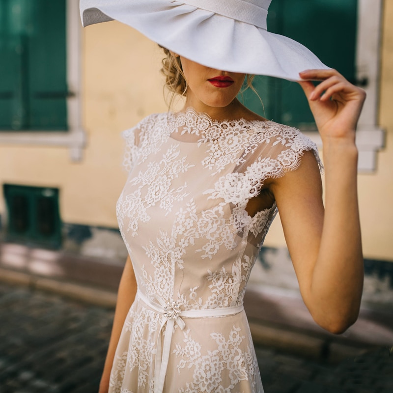 Robe de mariée dentelle manche courte