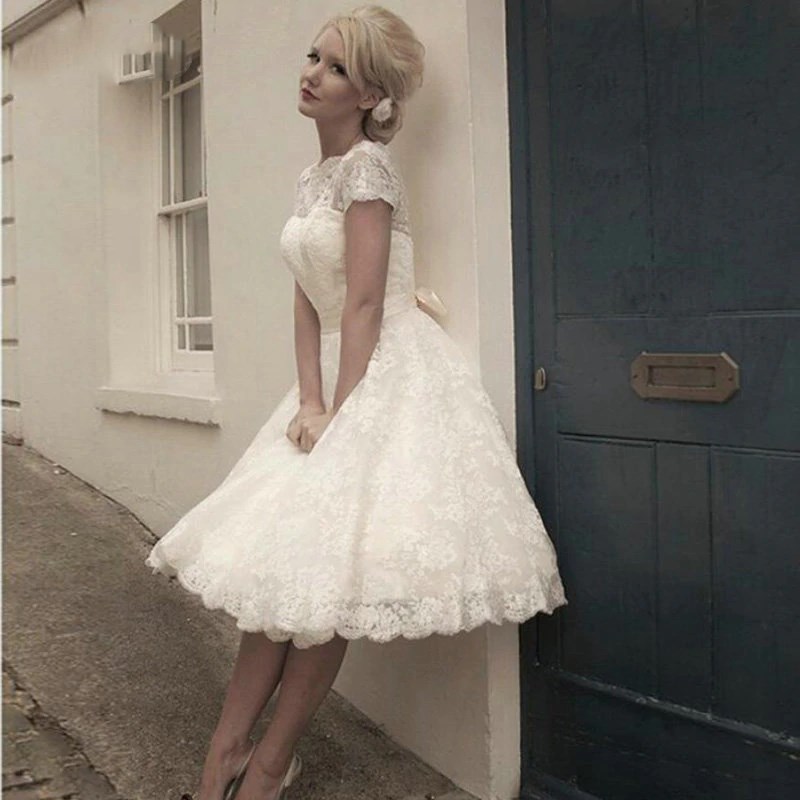 Robe de mariée courte dentelle ivoire