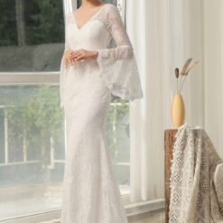 Robe de mariée fente montante et dentelle florale image 11 | Soirée Blanche Robe de mariée fente montante et dentelle florale | Soirée Blanche