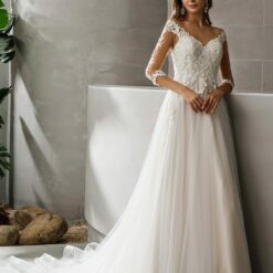 Robe de mariée en dentelle avec manches 3/4 illusion image 10 | Soirée Blanche Robe de mariée en dentelle avec manches 3/4 illusion | Soirée Blanche