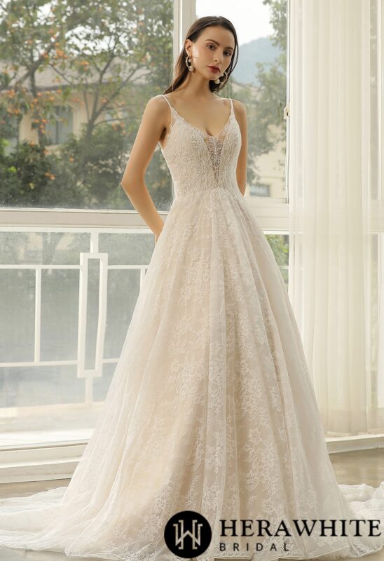 Robe de mariée avec perles et dentelle