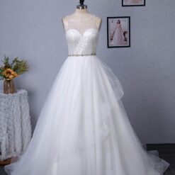 Robe de bal à corsage perlé avec jupe en tulle et volants brillants image 13 | Soirée Blanche Robe de bal à corsage perlé avec jupe en tulle et volants brillants | Soirée Blanche