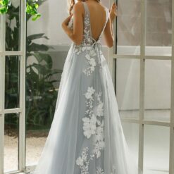 Robe de mariée col V plongeant avec motifs floraux | Soirée Blanche