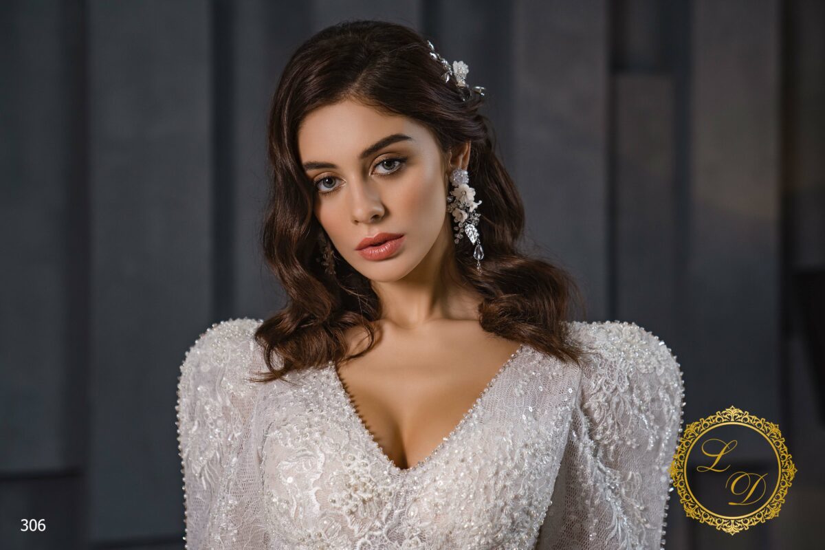 Robe de mariée avec manche courte dentelle Robe de mariée avec manche courte dentelle