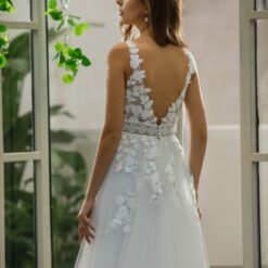 Robe de mariée A en dentelle florale avec jupe en tulle image 12 | Soirée Blanche Robe de mariée A en dentelle florale avec jupe en tulle | Soirée Blanche