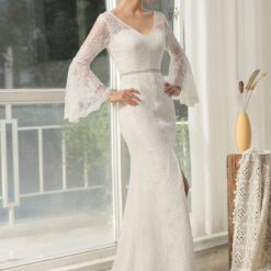 Robe de mariée fente montante et dentelle florale image 9 | Soirée Blanche Robe de mariée fente montante et dentelle florale | Soirée Blanche