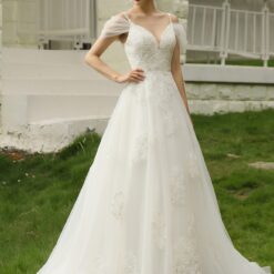 Robe de mariée romantique en dentelle pailletée à manches courtes image 9 | Soirée Blanche Robe de mariée romantique en dentelle pailletée à manches courtes | Soirée Blanche