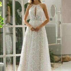 Robe De Mariée En Dentelle A Encolure image 7 | Soirée Blanche Robe de mariée en dentelle à encolure | Soirée Blanche