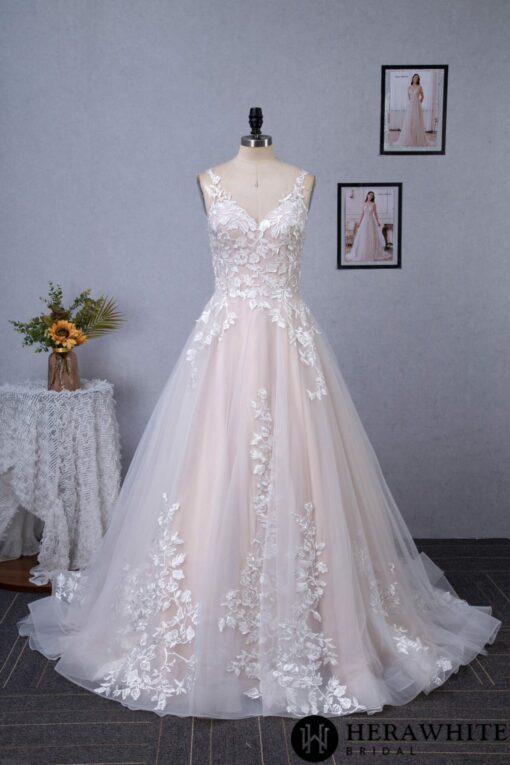 Robe de mariée rose nude en ligne A avec détails floraux et bretelles d’illusion | Soirée Blanche