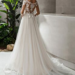 Robe de mariée en dentelle avec manches 3/4 illusion image 12 | Soirée Blanche Robe de mariée en dentelle avec manches 3/4 illusion | Soirée Blanche