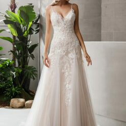 Robe de mariée en dentelle nature et col V | Soirée Blanche