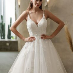 Robe de mariée princesse à sequins dentelle florale et volants image 9 | Soirée Blanche Robe de mariée princesse à sequins dentelle florale et volants | Soirée Blanche