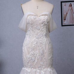 Robe de mariée en tulle à traîne et à épaules décolletées | Soirée Blanche