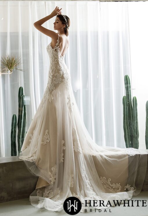 Robe de mariée sirène en dentelle vintage avec traîne et dos nu | Soirée Blanche