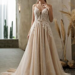 Robe De Mariée En Dentelle Graphique Et Scintillante image 10 | Soirée Blanche Robe de mariée en dentelle graphique et scintillante | Soirée Blanche