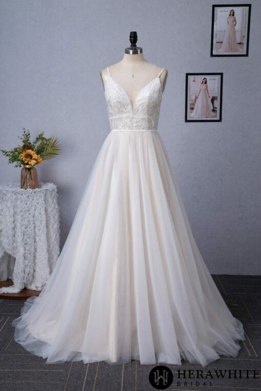 Robe de mariée A à bretelles spaghetti champagne romantique | Soirée Blanche