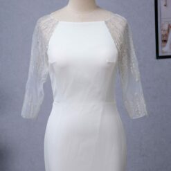 Robe de mariée en crêpe avec encolure bateau traîne et dos en perles d’illusion | Soirée Blanche