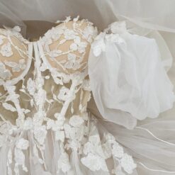 Robe De Mariée Manches Courtes Bouffantes Et Dentelle Florale image 9 | Soirée Blanche Robe De Mariée Manches Courtes Bouffantes Et Dentelle Florale