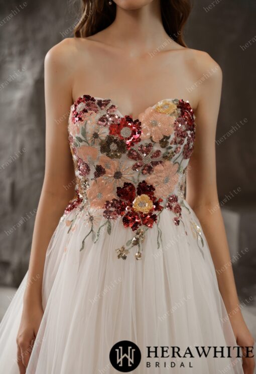 Robe De Mariée Originale A Fleurs