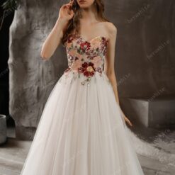 Robe De Mariée Originale A Fleurs