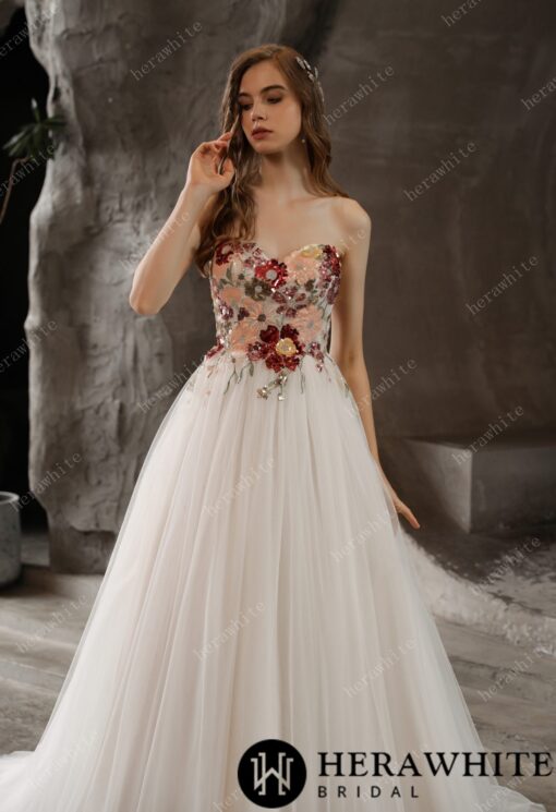 Robe De Mariée Originale A Fleurs