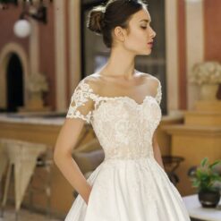 Robe De Mariée Satinée Haut Dentelle Chic
