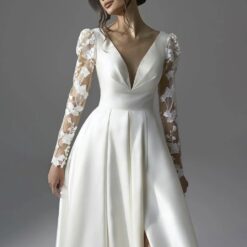 Robe De Mariée Fendue Avec Col V En Satin