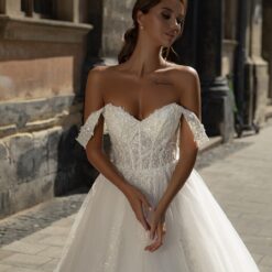 Robe De Mariée Princesse Col V Et Dos Nu