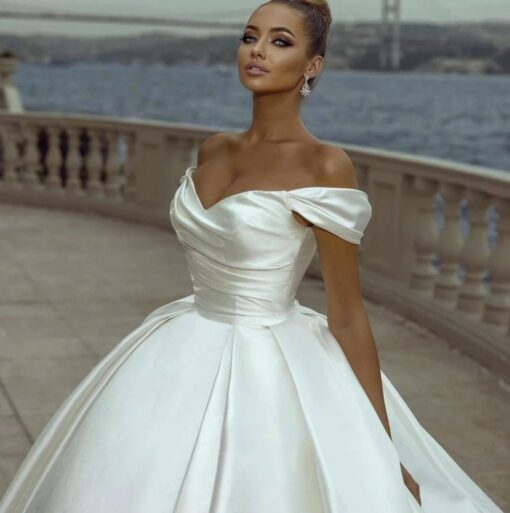 Robe De Mariée Princesse Satin Plissée Et Chic – Image 3