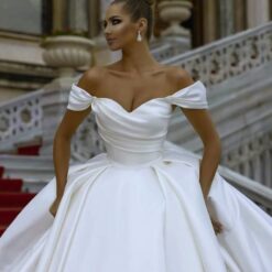 Robe De Mariée Princesse Satin Plissée Et Chic image 9 | Soirée Blanche