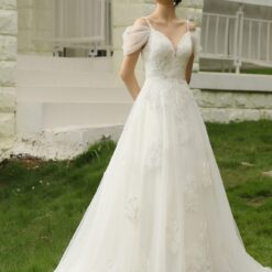 Robe de mariée romantique en dentelle pailletée à manches courtes image 10 | Soirée Blanche Robe de mariée romantique en dentelle pailletée à manches courtes | Soirée Blanche