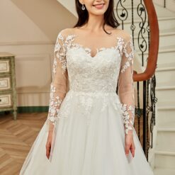 Robe de mariée princesse en dentelle à manches longues et traîne de chapelle en illusion | Soirée Blanche