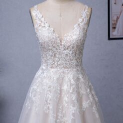 Robe de mariée A décolleté V et bretelles en dentelle image 14 | Soirée Blanche Robe de mariée A décolleté V et bretelles en dentelle | Soirée Blanche
