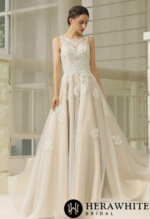 Robe de mariée princesse col illusion | Soirée Blanche