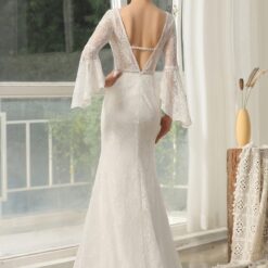 Robe de mariée fente montante et dentelle florale image 14 | Soirée Blanche Robe de mariée fente montante et dentelle florale | Soirée Blanche