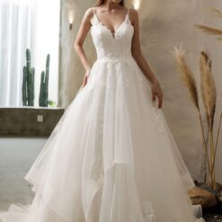 Robe de mariée princesse à sequins dentelle florale et volants image 13 | Soirée Blanche Robe de mariée princesse à sequins dentelle florale et volants | Soirée Blanche