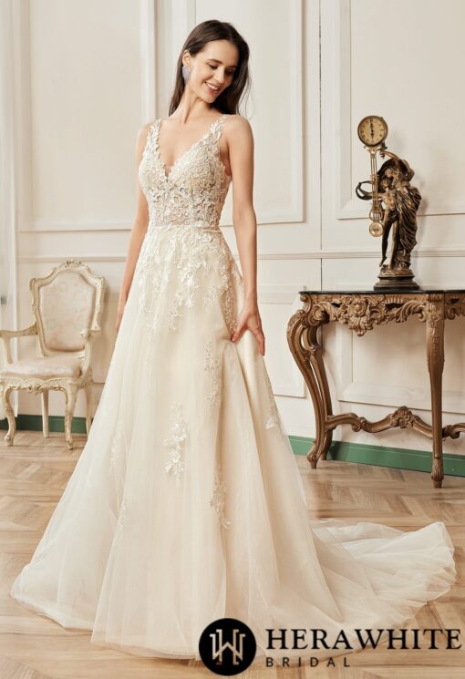Robe de mariée A décolleté V et bretelles en dentelle | Soirée Blanche