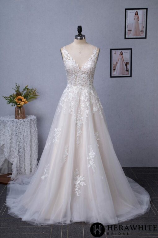 Robe de mariée A décolleté V et bretelles en dentelle | Soirée Blanche