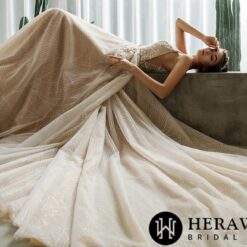 Robe De Mariée En Dentelle Graphique Et Scintillante image 8 | Soirée Blanche Robe de mariée en dentelle graphique et scintillante | Soirée Blanche