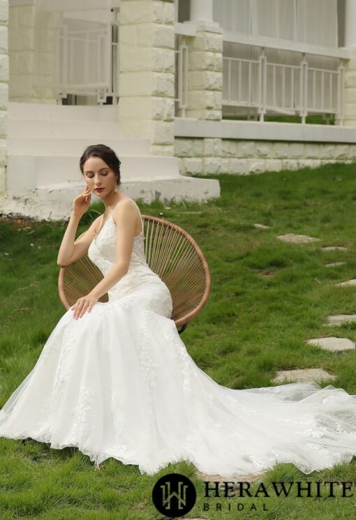 Robe de mariée ajustée à bretelles spaghetti avec perlage | Soirée Blanche