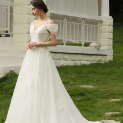 Robe de mariée romantique en dentelle pailletée à manches courtes image 11 | Soirée Blanche Robe de mariée romantique en dentelle pailletée à manches courtes | Soirée Blanche