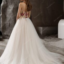Robe De Mariée Originale A Fleurs
