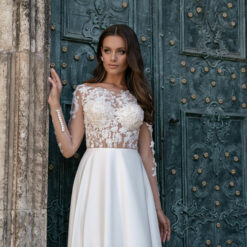 Robe De Mariée Fluide Haut Illusion à Dentelle Florale et Perlé image 6 | Soirée Blanche Robe De Mariée fluide haut illusion à dentelle florale et perlé | Soirée Blanche