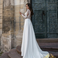 Robe De Mariée Fluide Haut Illusion à Dentelle Florale et Perlé image 7 | Soirée Blanche Robe De Mariée fluide haut illusion à dentelle florale et perlé | Soirée Blanche