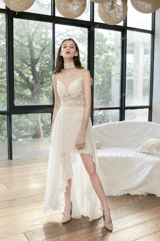 Robe de mariée courte devant longue derrière Robe de mariée courte devant longue derrière
