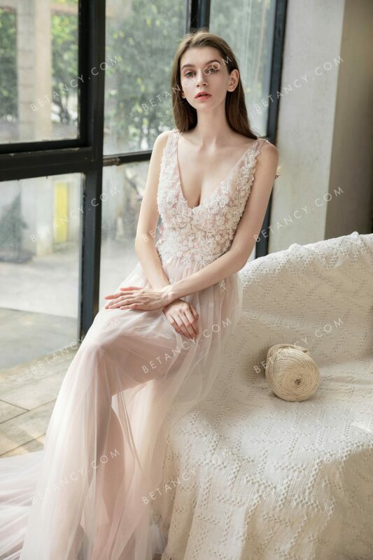 Robe de mariée bohème rose poudré