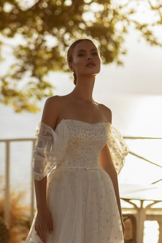 Robe de mariée princesse bustier paillette Robe de mariée princesse bustier paillette